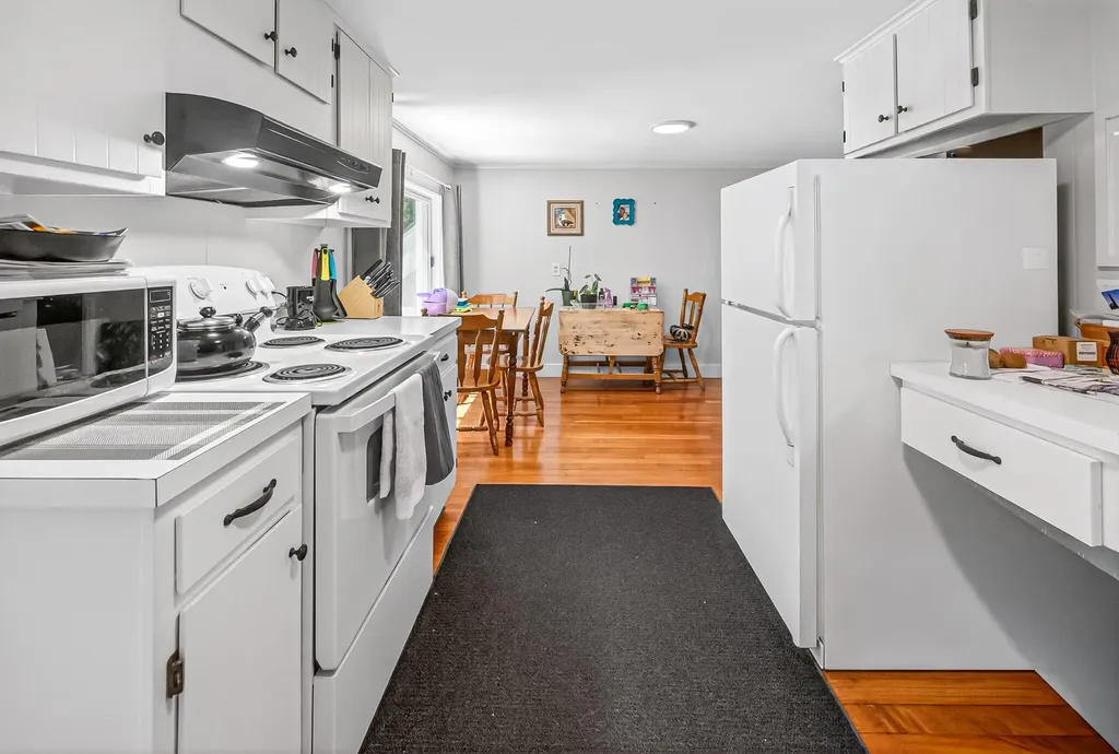 56 Yarmouth Road Gray ME 04039