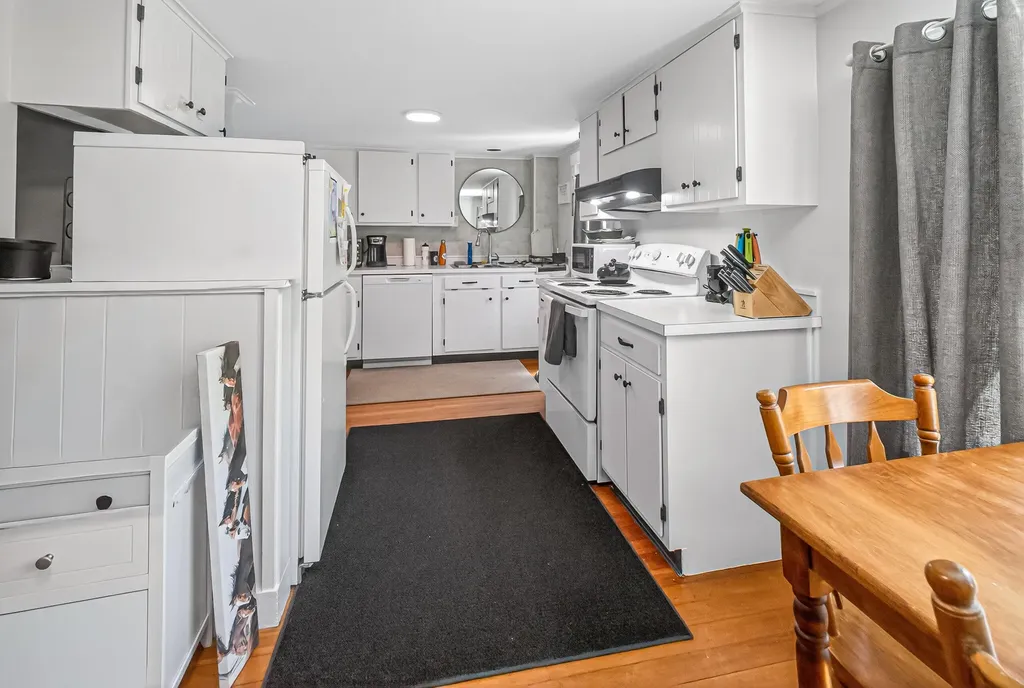 56 Yarmouth Road Gray ME 04039