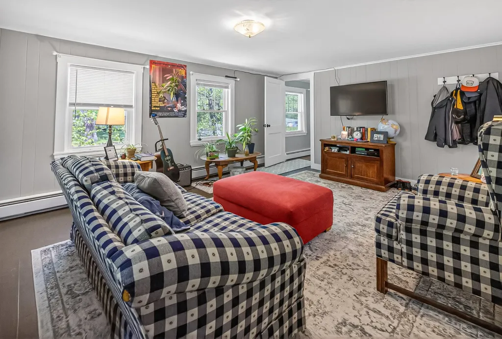 56 Yarmouth Road Gray ME 04039