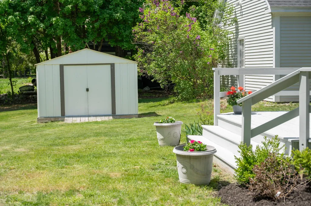 56 Yarmouth Road Gray ME 04039