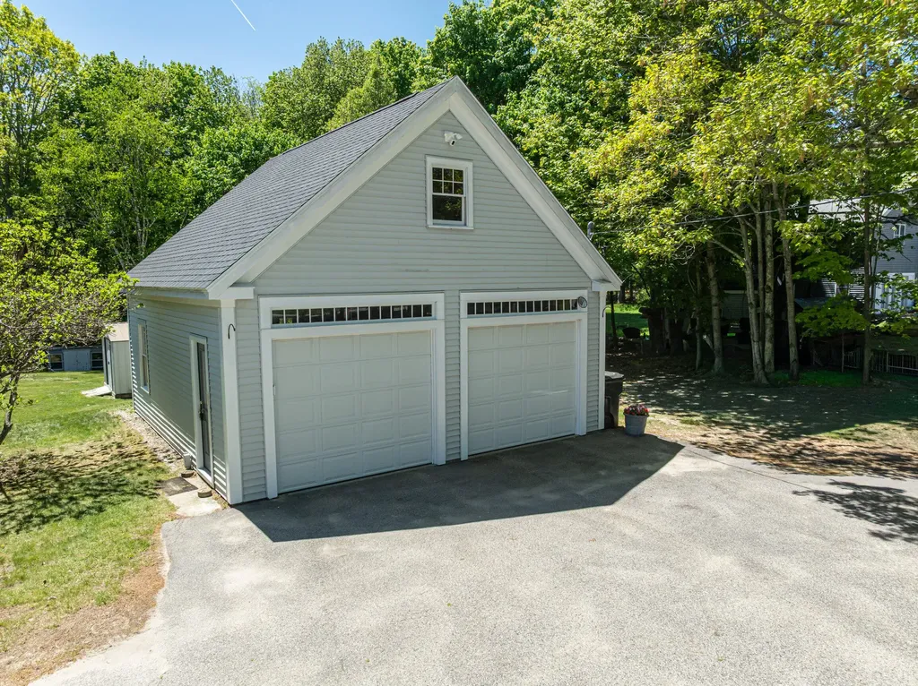 56 Yarmouth Road Gray ME 04039