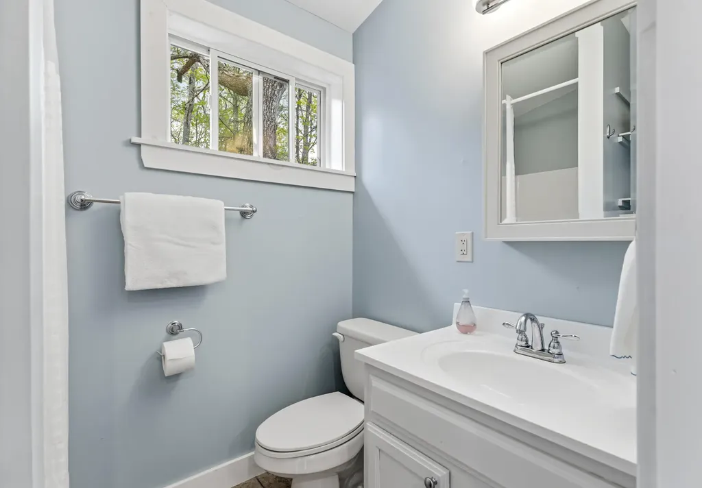 23A Baxter Road Raymond ME 04071