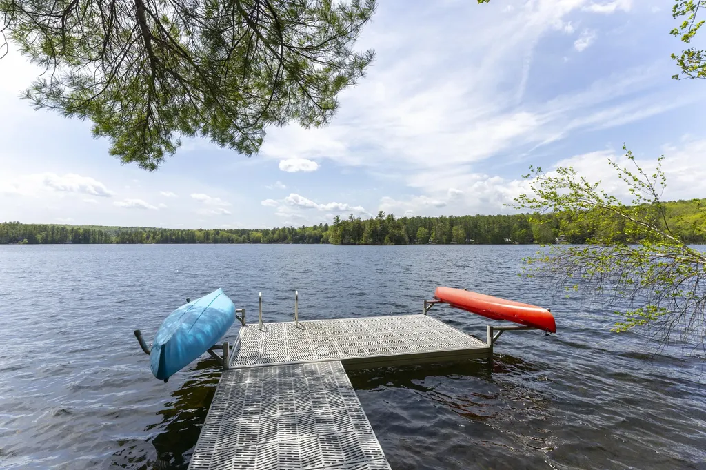 23A Baxter Road Raymond ME 04071