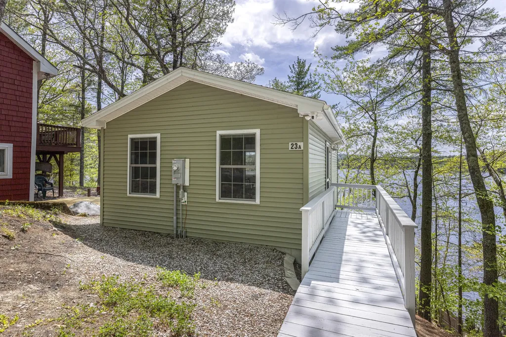23A Baxter Road Raymond ME 04071