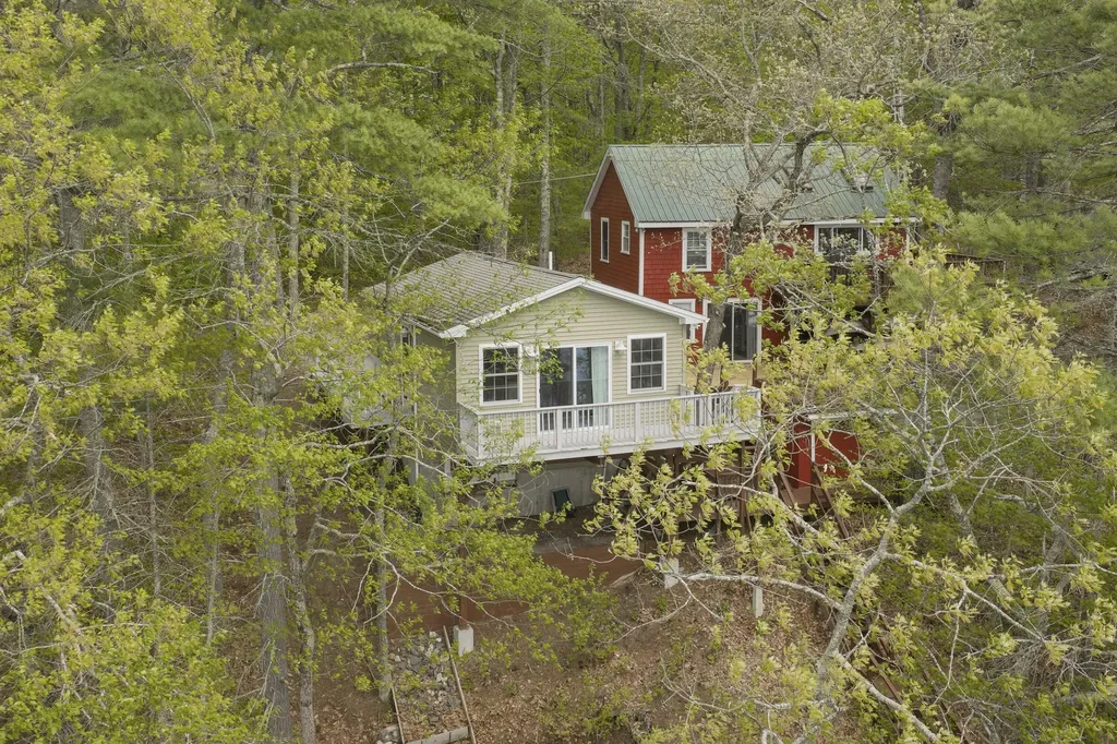 23A Baxter Road Raymond ME 04071