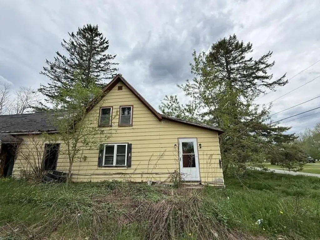 26 Petticoat Hill Princeton ME 04668