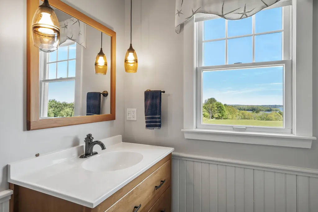 690 Bremen Road Waldoboro ME 04572