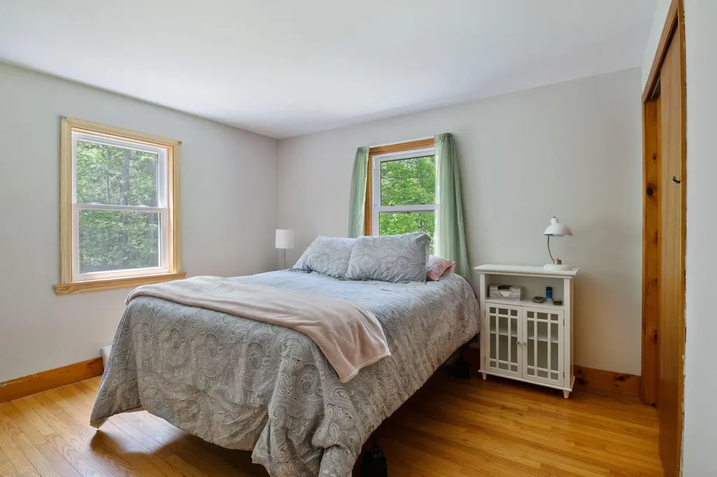 37 Pilgrim Road Standish ME 04084
