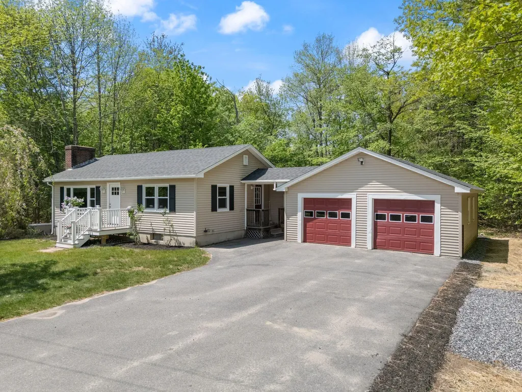 37 Pilgrim Road Standish ME 04084