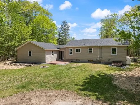 37 Pilgrim Road Standish ME 04084
