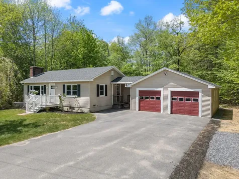37 Pilgrim Road Standish ME 04084
