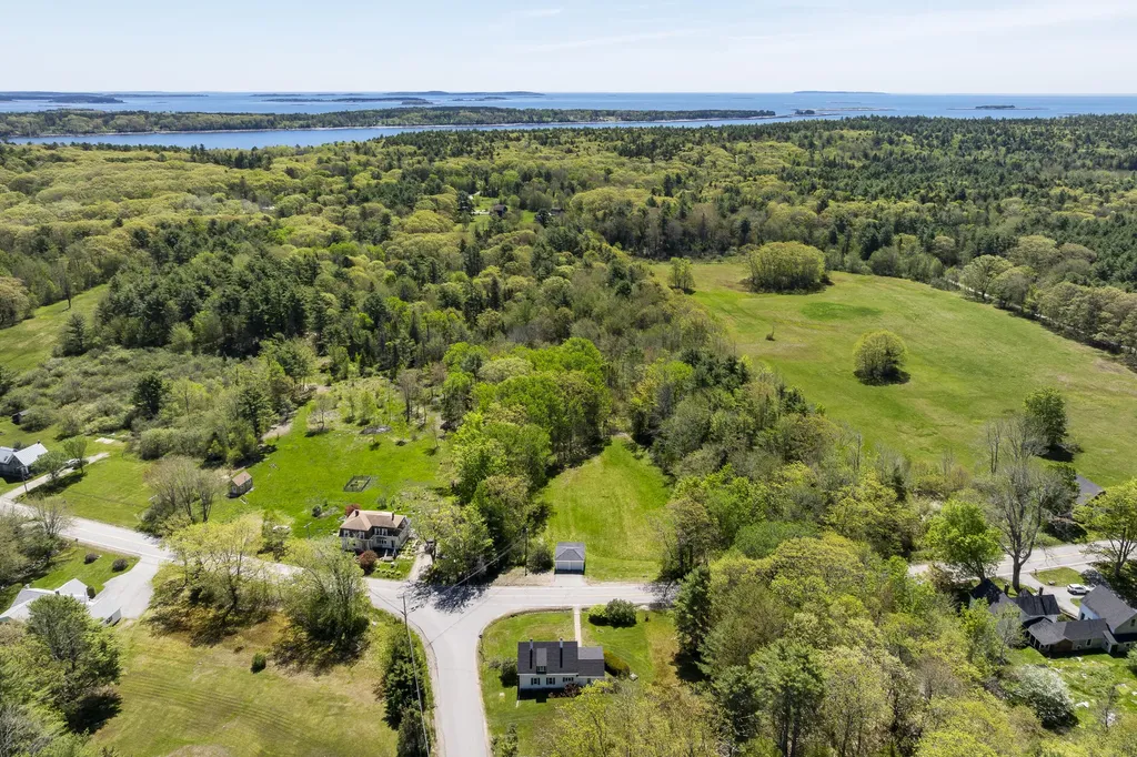 1228 State Route 32 Bristol ME 04564