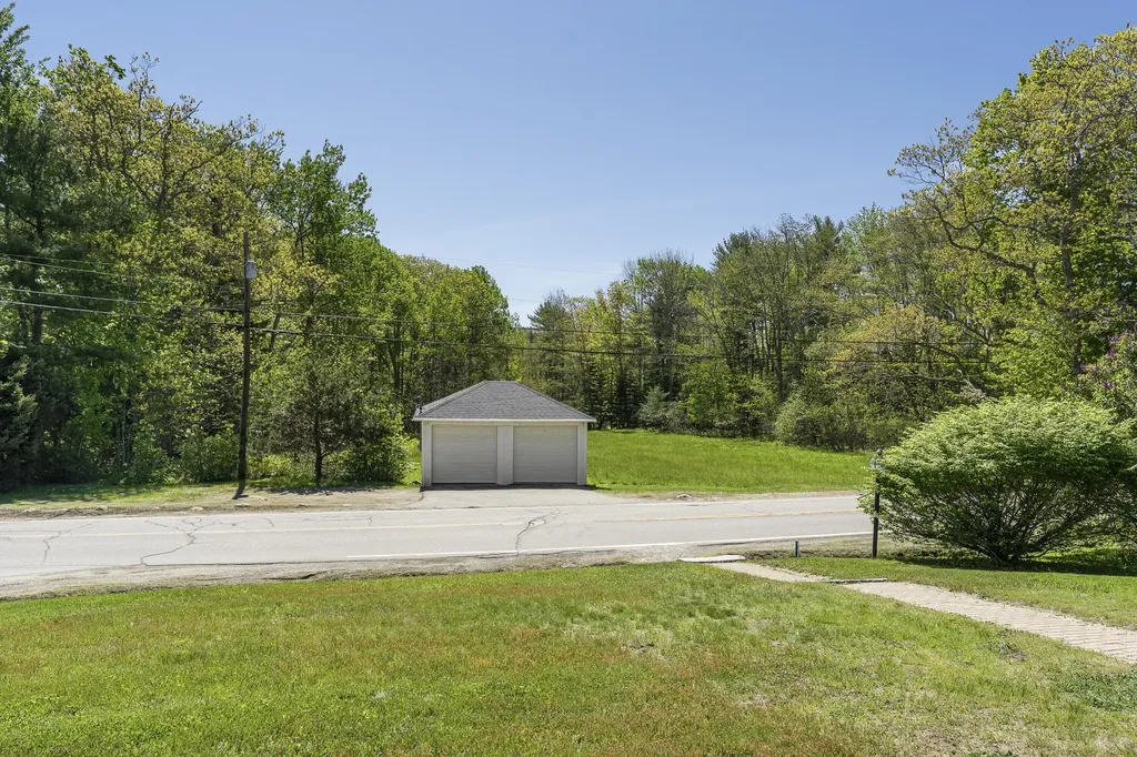 1228 State Route 32 Bristol ME 04564