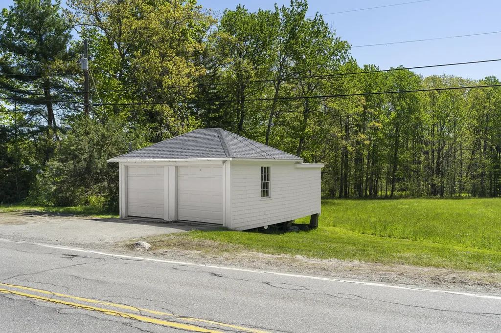 1228 State Route 32 Bristol ME 04564