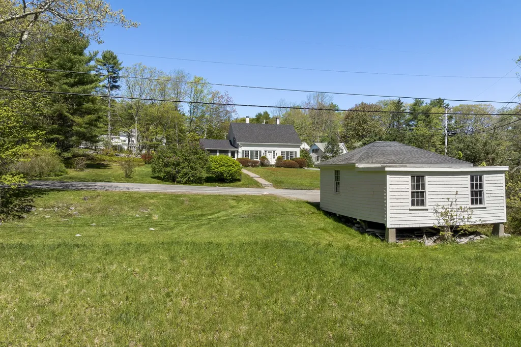 1228 State Route 32 Bristol ME 04564