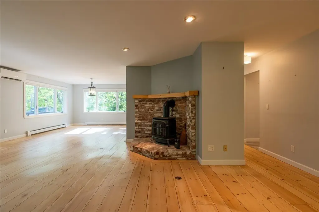 11 Highland Road Newcastle ME 04553