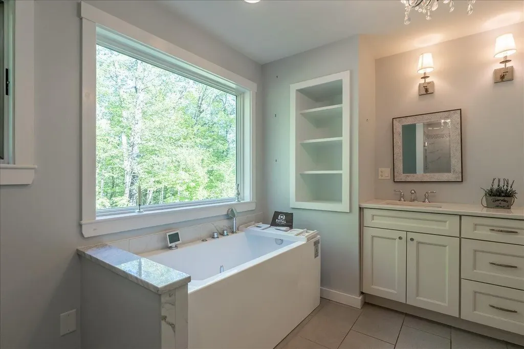 11 Highland Road Newcastle ME 04553