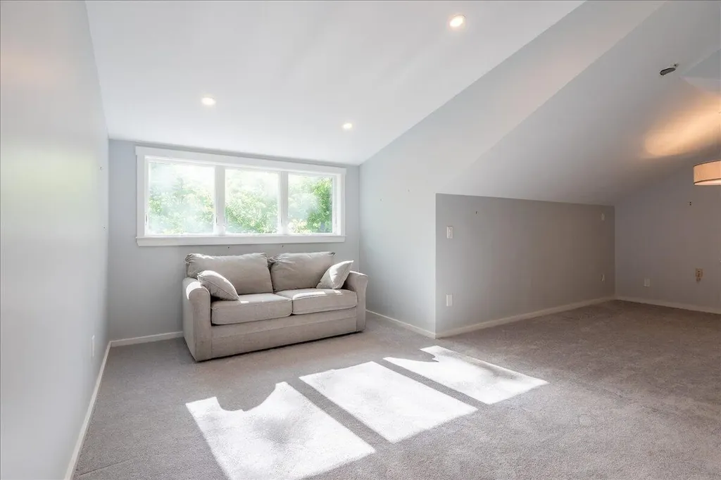 11 Highland Road Newcastle ME 04553