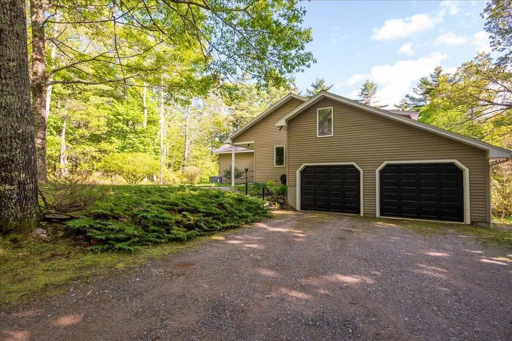 11 Highland Road Newcastle ME 04553