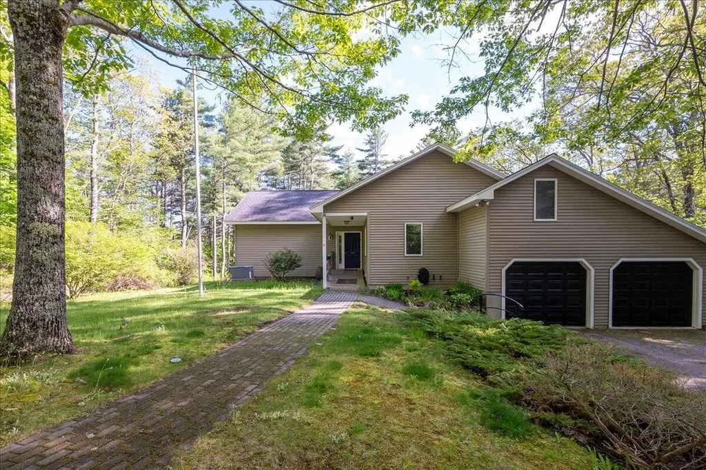 11 Highland Road Newcastle ME 04553