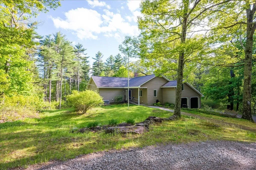 11 Highland Road Newcastle ME 04553