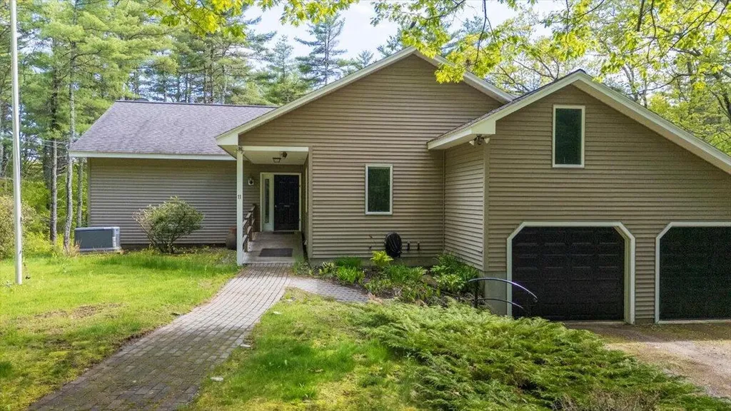 11 Highland Road Newcastle ME 04553