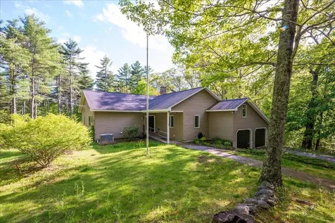 11 Highland Road Newcastle ME 04553