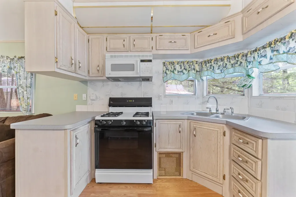 1473 Paleo Woods Way Casco ME 04015