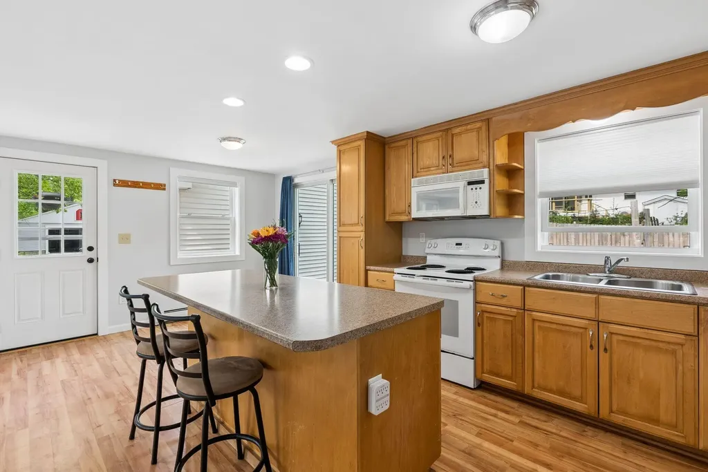8 Center Street Lisbon ME 04252