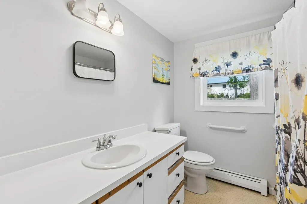 8 Center Street Lisbon ME 04252