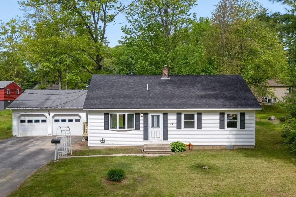 8 Center Street Lisbon ME 04252