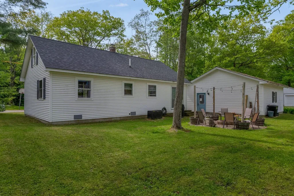8 Center Street Lisbon ME 04252