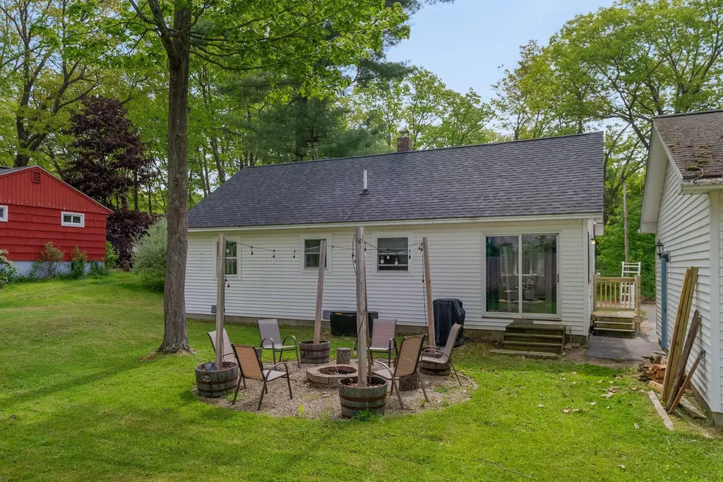 8 Center Street Lisbon ME 04252