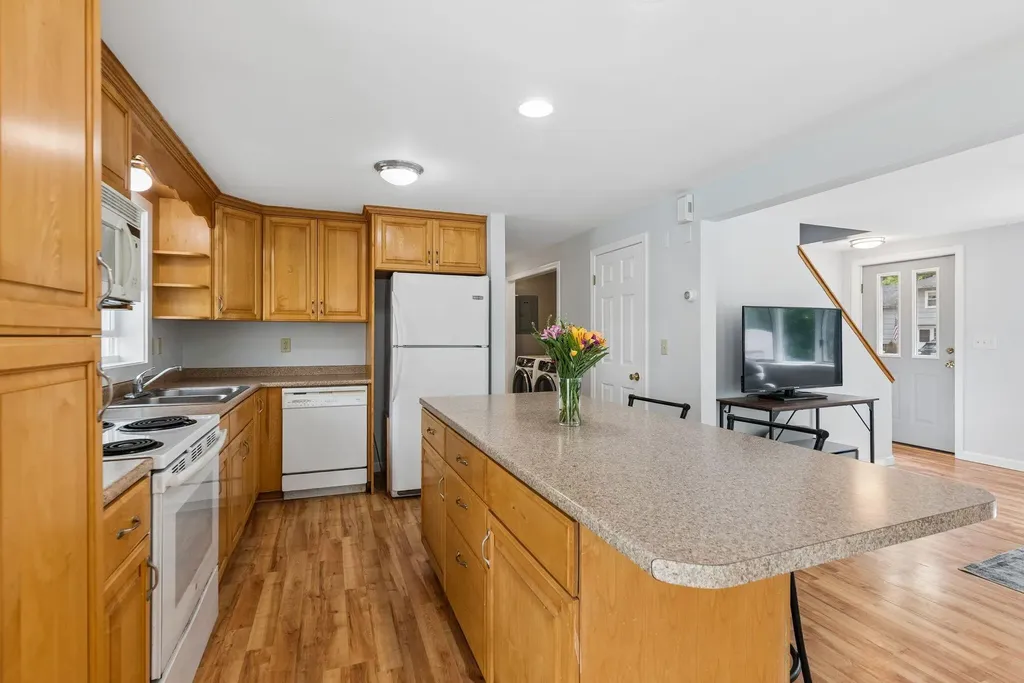 8 Center Street Lisbon ME 04252