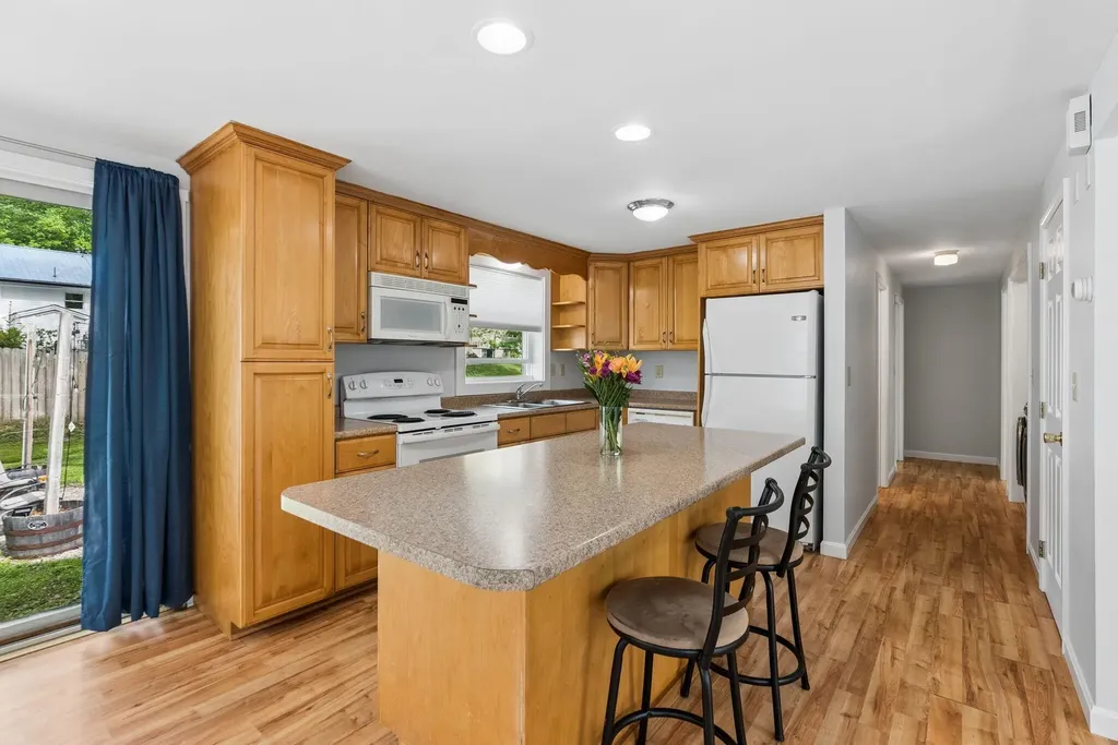 8 Center Street Lisbon ME 04252