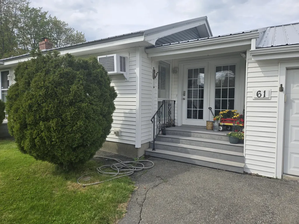 61 Fairfax Street Bangor ME 04401