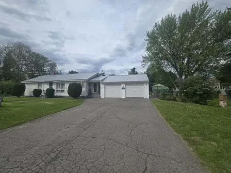 61 Fairfax Street Bangor ME 04401