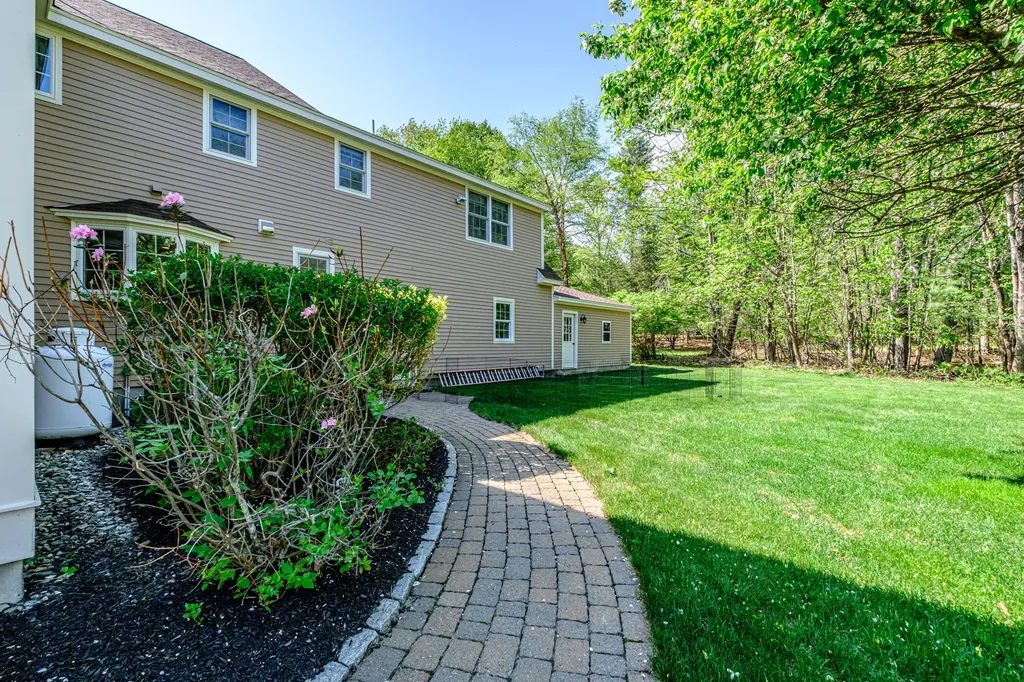 18 Herrick Road Gorham ME 04038