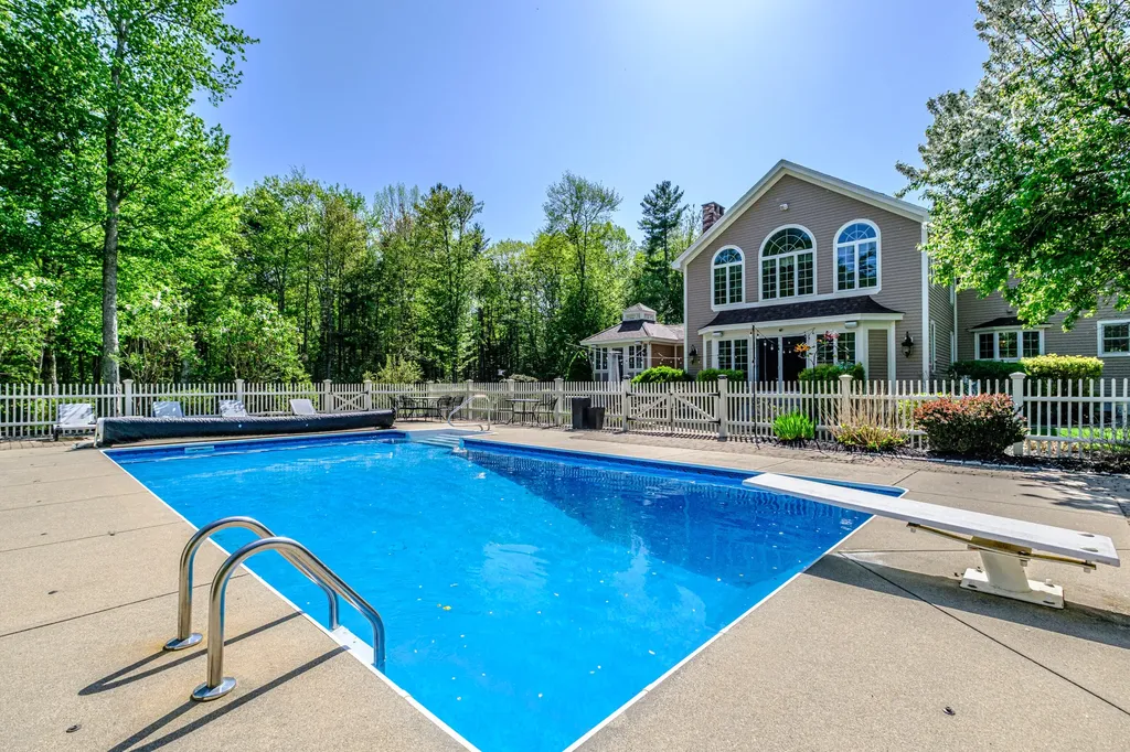 18 Herrick Road Gorham ME 04038