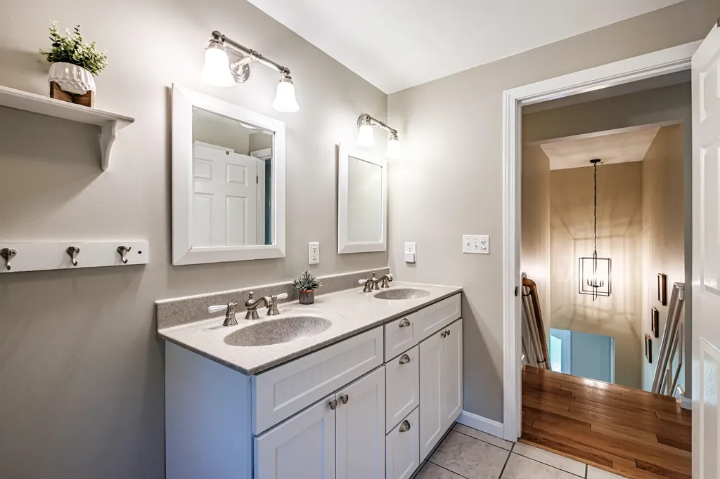 18 Herrick Road Gorham ME 04038