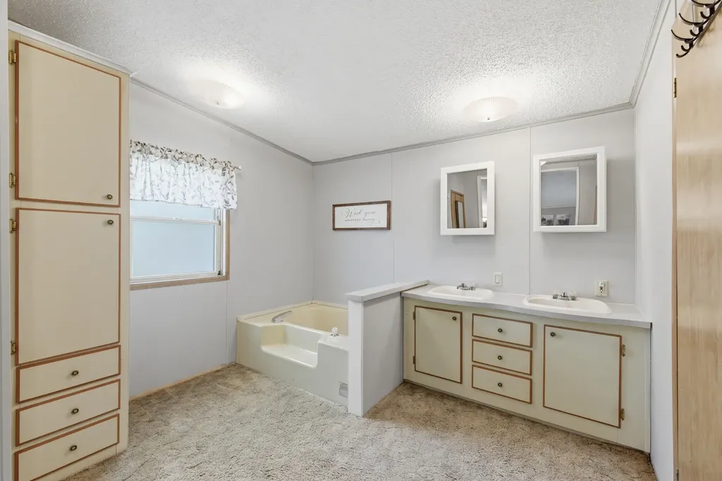 1 Boundary Way Kennebunk ME 04043