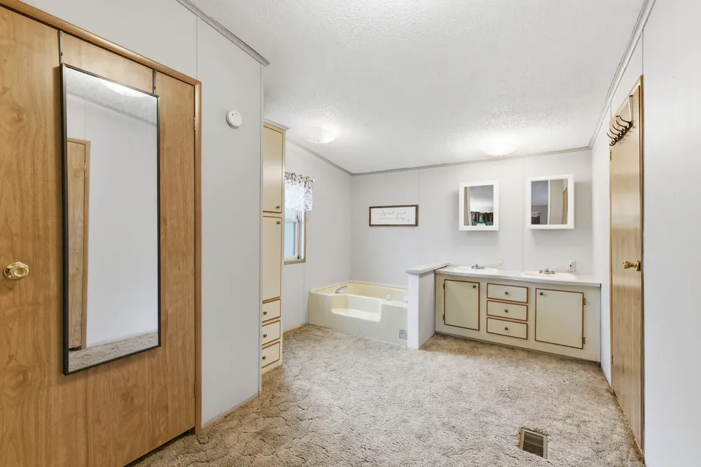 1 Boundary Way Kennebunk ME 04043