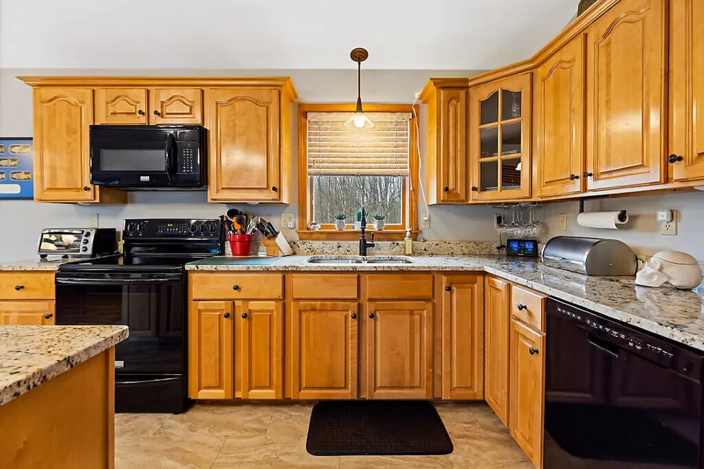 52 Alfalfa Road Sidney ME 04330