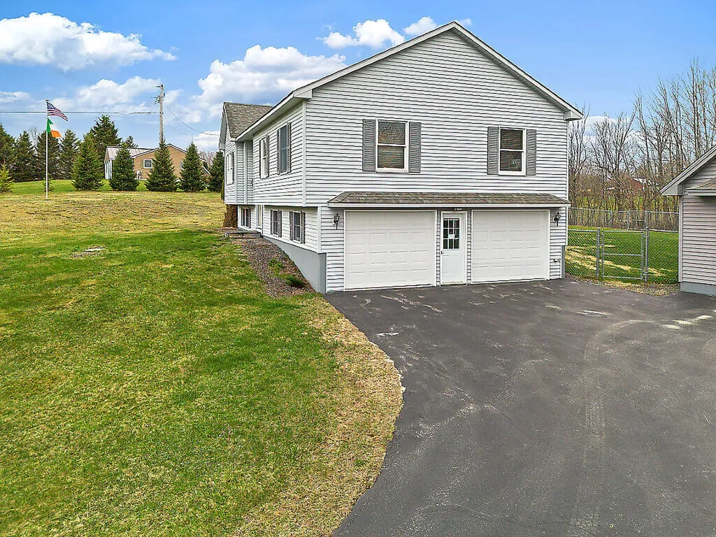 52 Alfalfa Road Sidney ME 04330