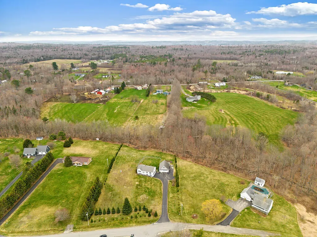 52 Alfalfa Road Sidney ME 04330