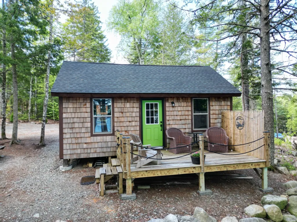 147 Woodcock Drive Lincoln ME 04457