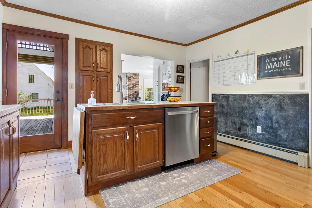 15 Watts Avenue Saint George ME 04860