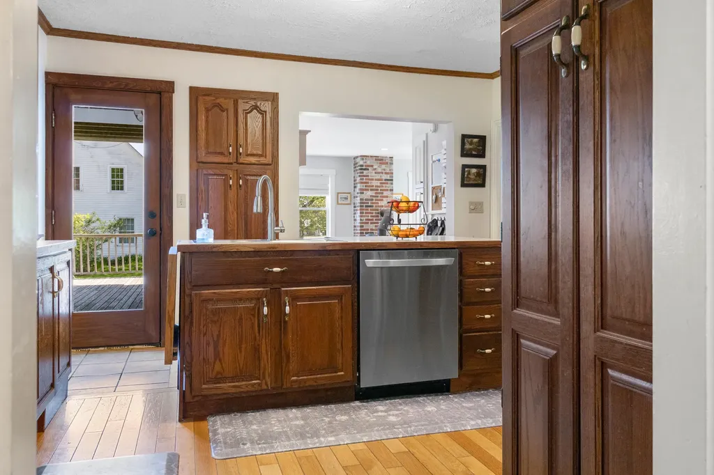 15 Watts Avenue Saint George ME 04860