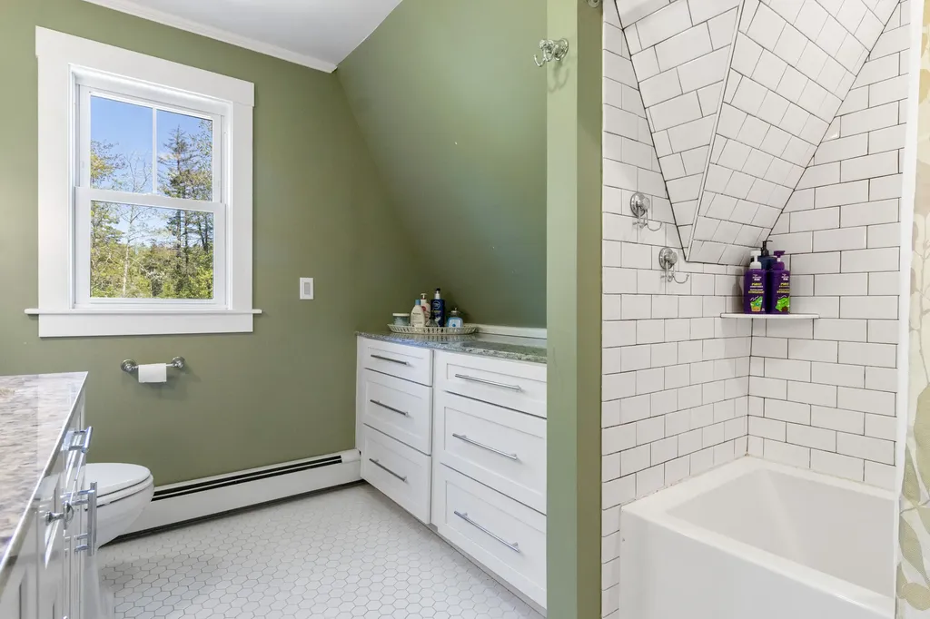 15 Watts Avenue Saint George ME 04860