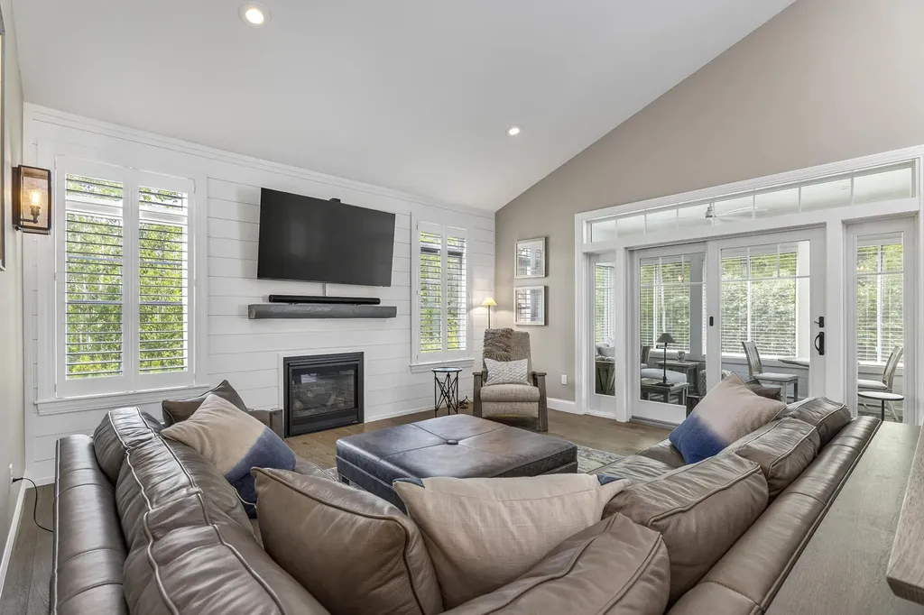 84 Magnolia Lane Yarmouth ME 04096